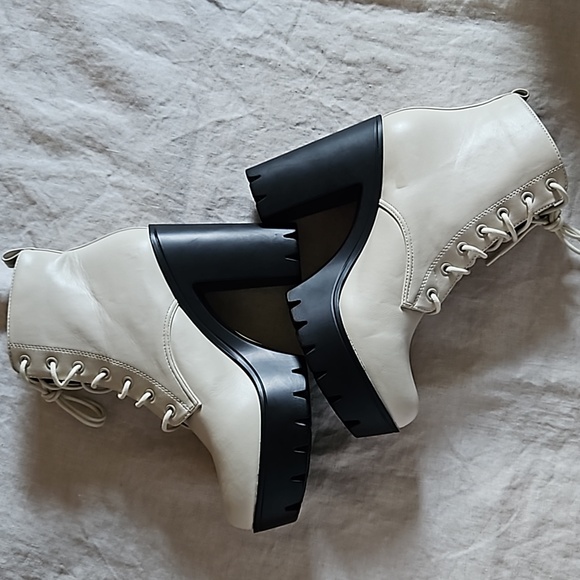 Lacey Ivory Lace-Up Platform Ankle Boots Lightweight Block Heel Size 10M - Picture 11 of 15